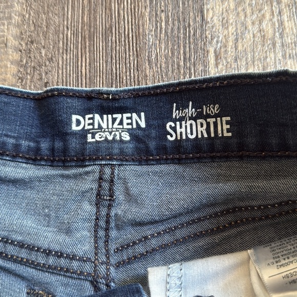 Levi's Denizen Juniors Blue Denim High Rise Shortie Shorts Roll Cuff Size 7 - Picture 3 of 10